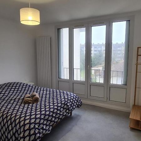 Private Room In Shared Apartment IV 보베 외부 사진