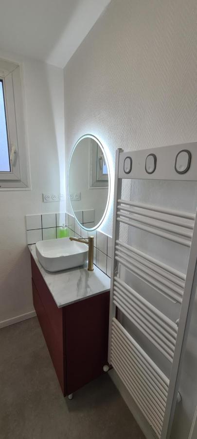 Private Room In Shared Apartment IV 보베 외부 사진