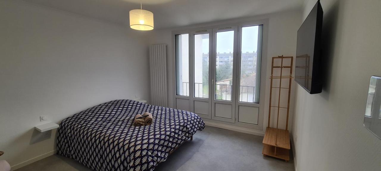 Private Room In Shared Apartment IV 보베 외부 사진